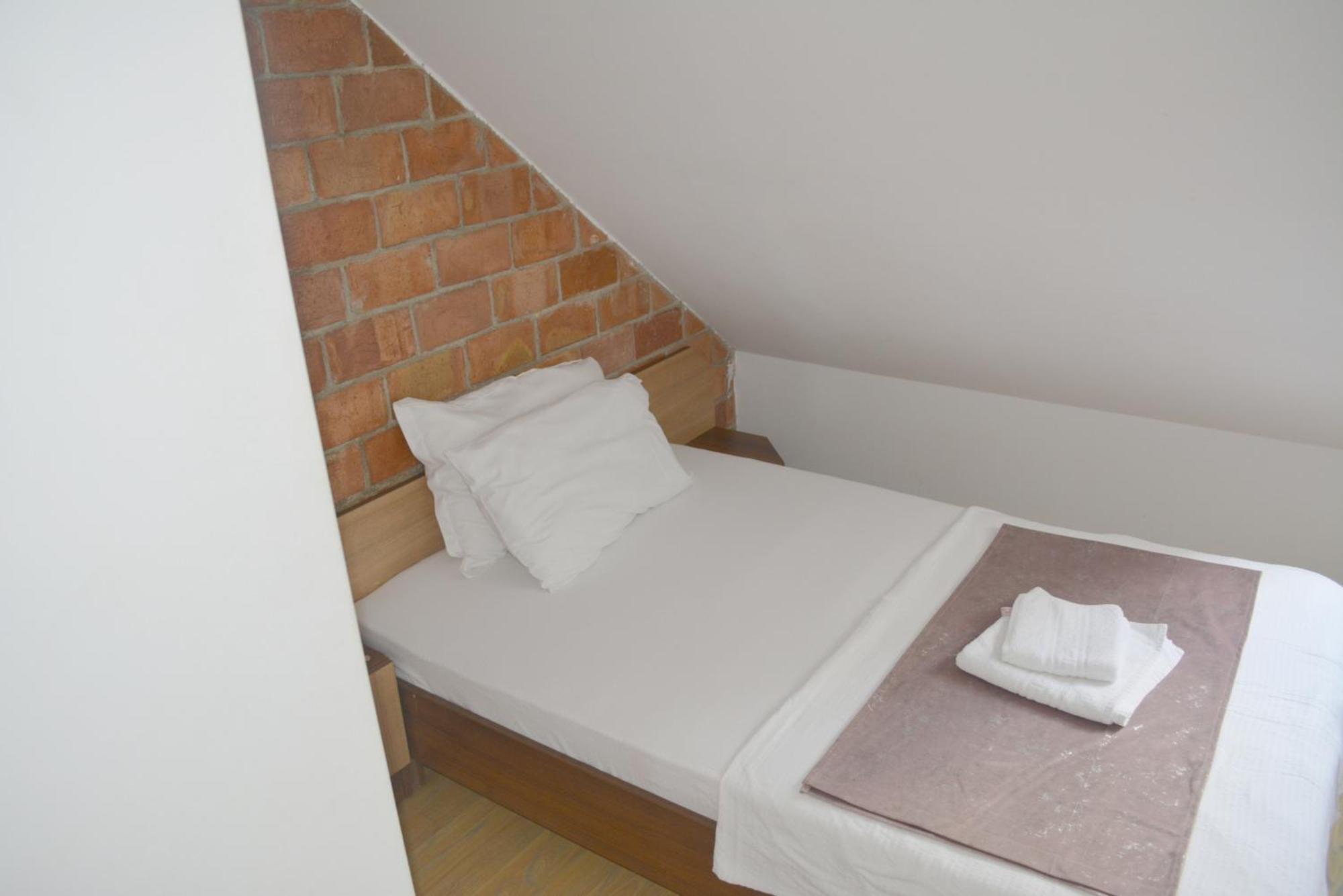 Hotel Colina Restaurant & Events à Bistriţa Chambre photo