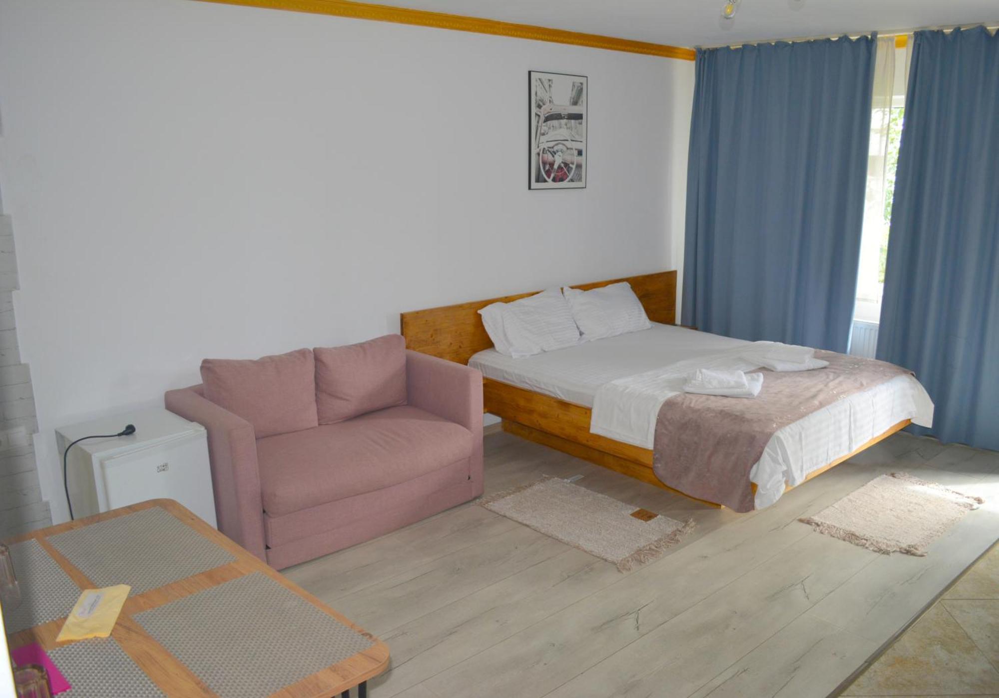 Hotel Colina Restaurant & Events à Bistriţa Extérieur photo