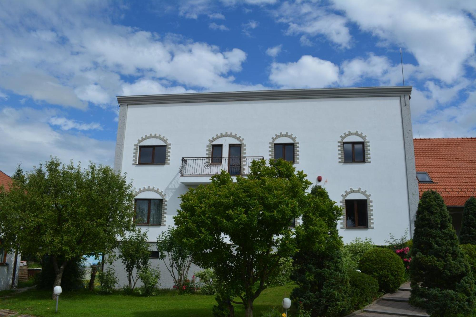 Hotel Colina Restaurant & Events à Bistriţa Extérieur photo